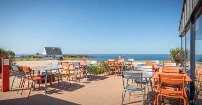 Terrace facing the sea