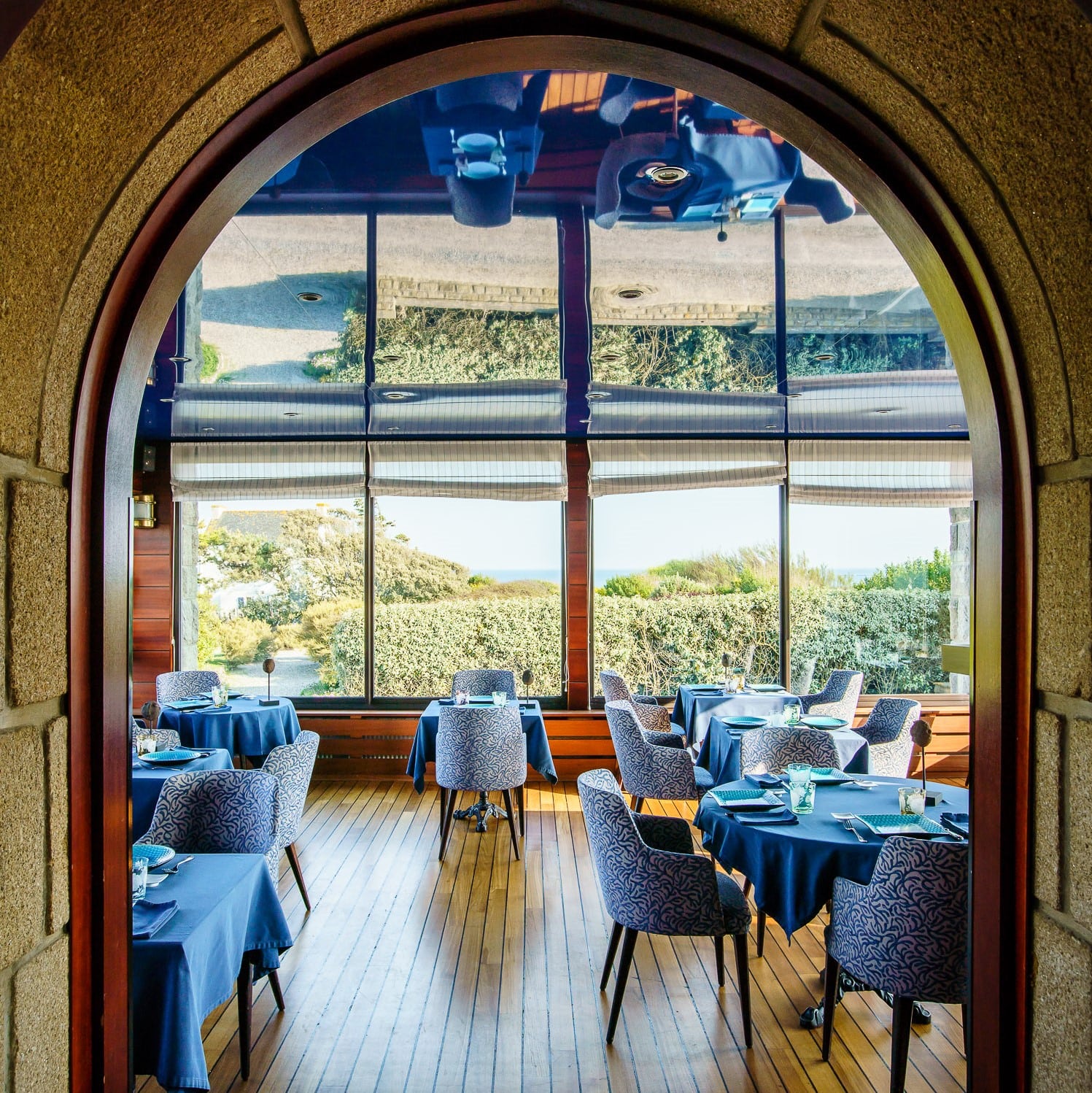 Bon Cadeau déjeuner ou dîner tout compris pour 2 personnes